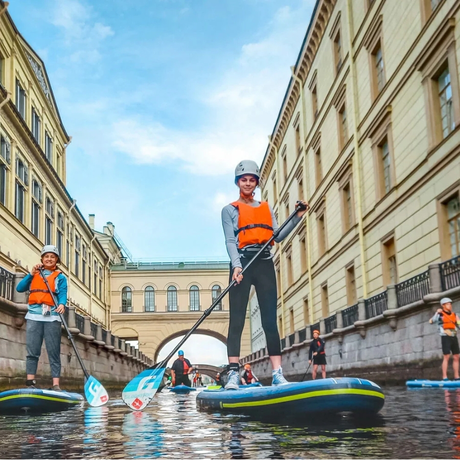 Прогулка на SUP по историческому центру Санкт-Петербурга