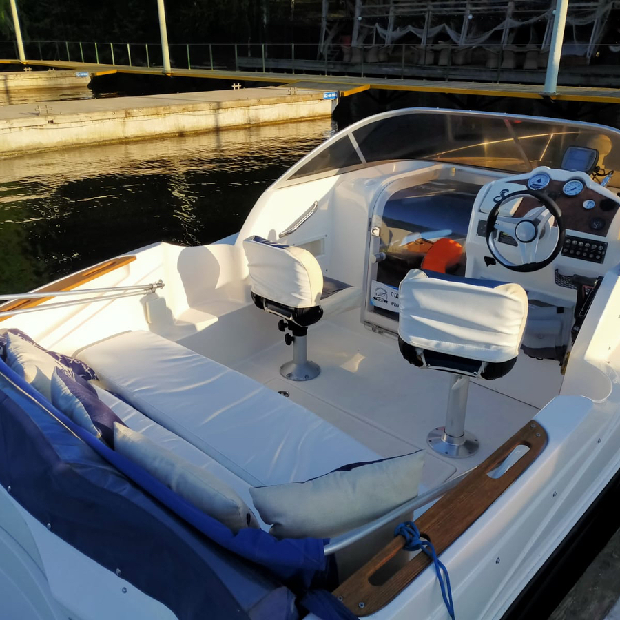 Романтическая прогулка на катере Аэлита (1 час)