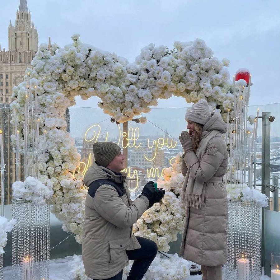 Свидание вечером на крыше (1 час)