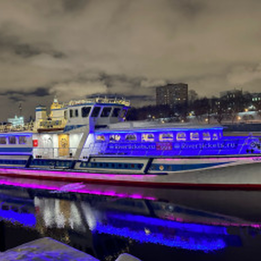 Прогулка на теплоходе с ужином для семьи
