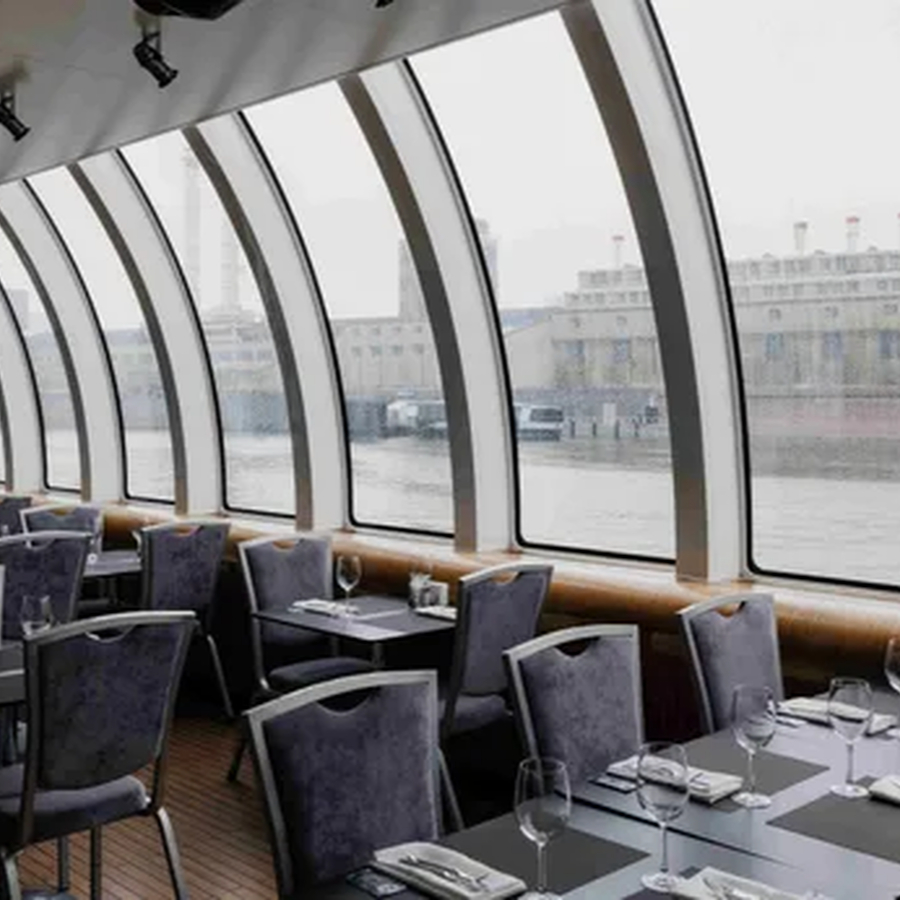 Прогулка на теплоходе Radisson Royal для семьи