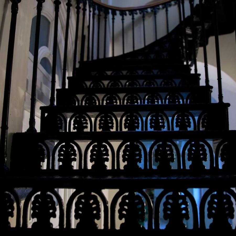 Экскурсия "Ночь, улица, фонарь, библиотека" для семьи