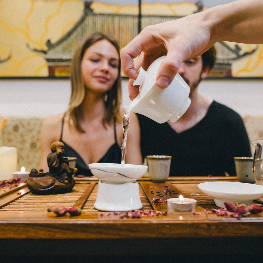 Романтическое свидание в "ЧаЕ"