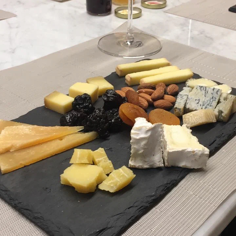 Дегустация сыра для компании 