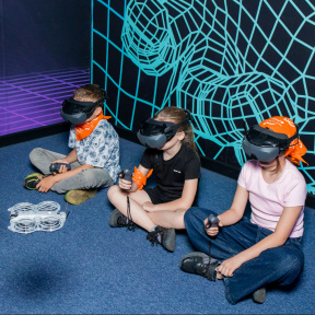 Игра в Дроны для троих (1 час)