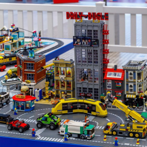 Абонемент в игровой центр - BrickStar (10 часов- 1 персона)