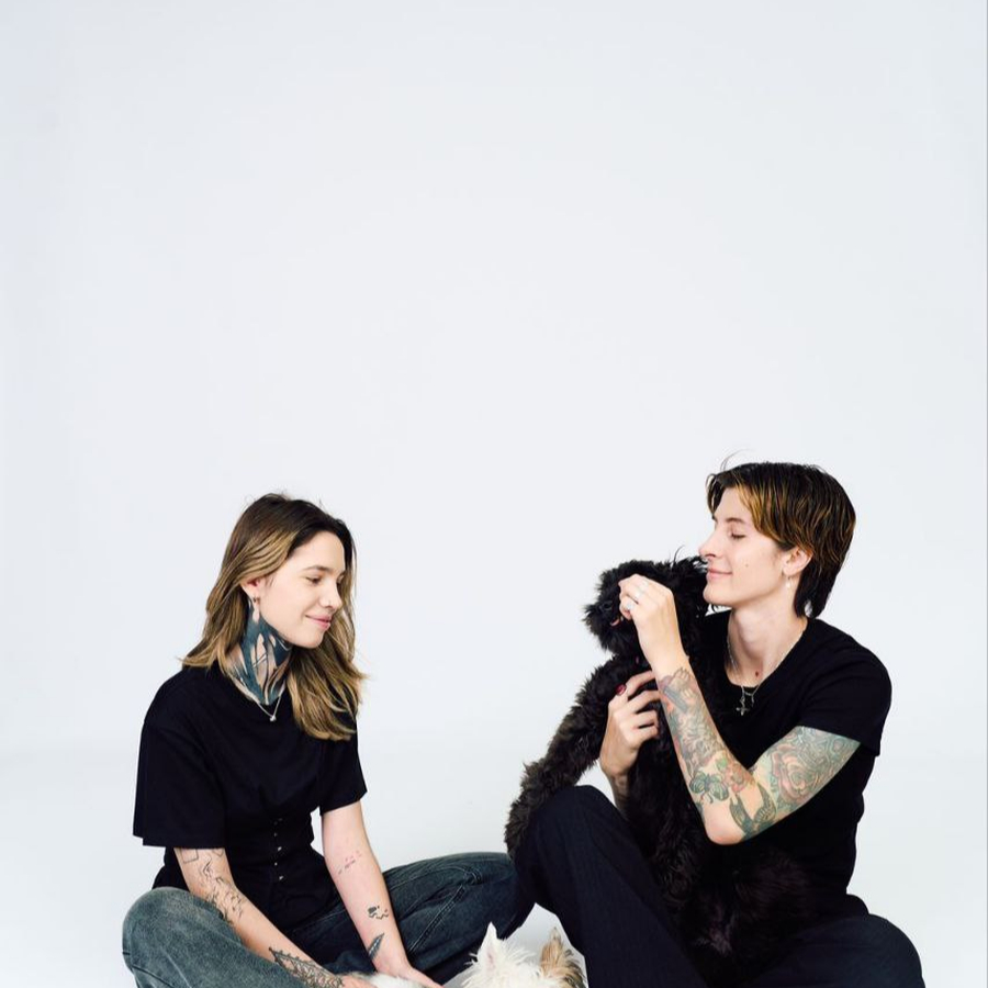 Фотосессия Всё включено! с пультом и зеркалом в студии автопортрета