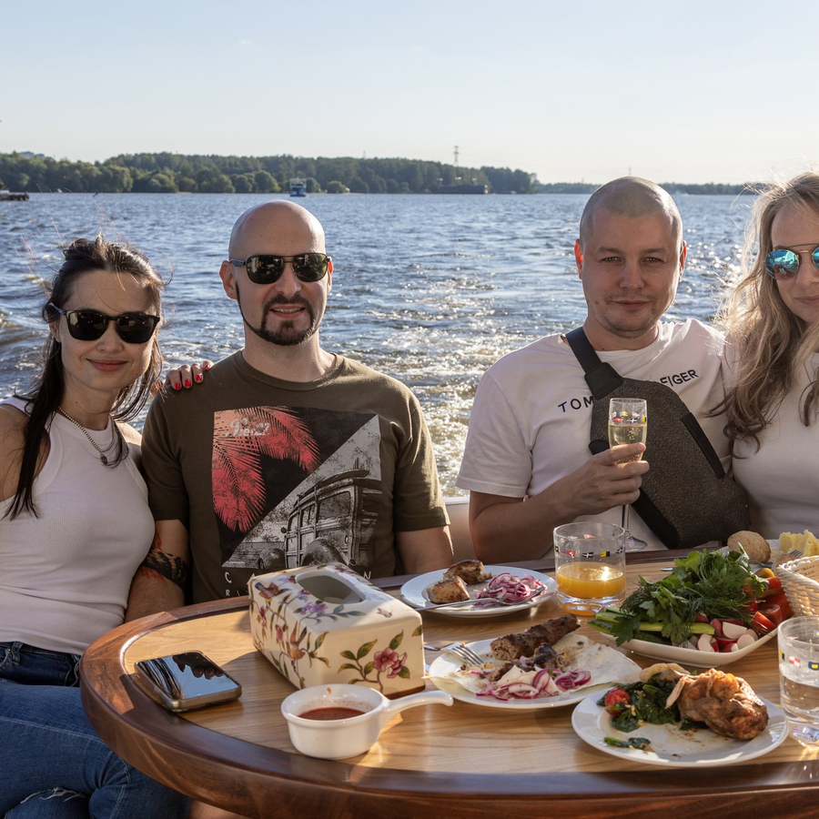 Яхта для компании  (3 часа)