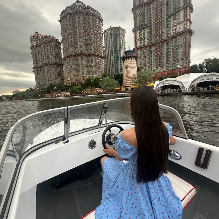 Аренда катера "Шустрый" без капитана (60 минут)