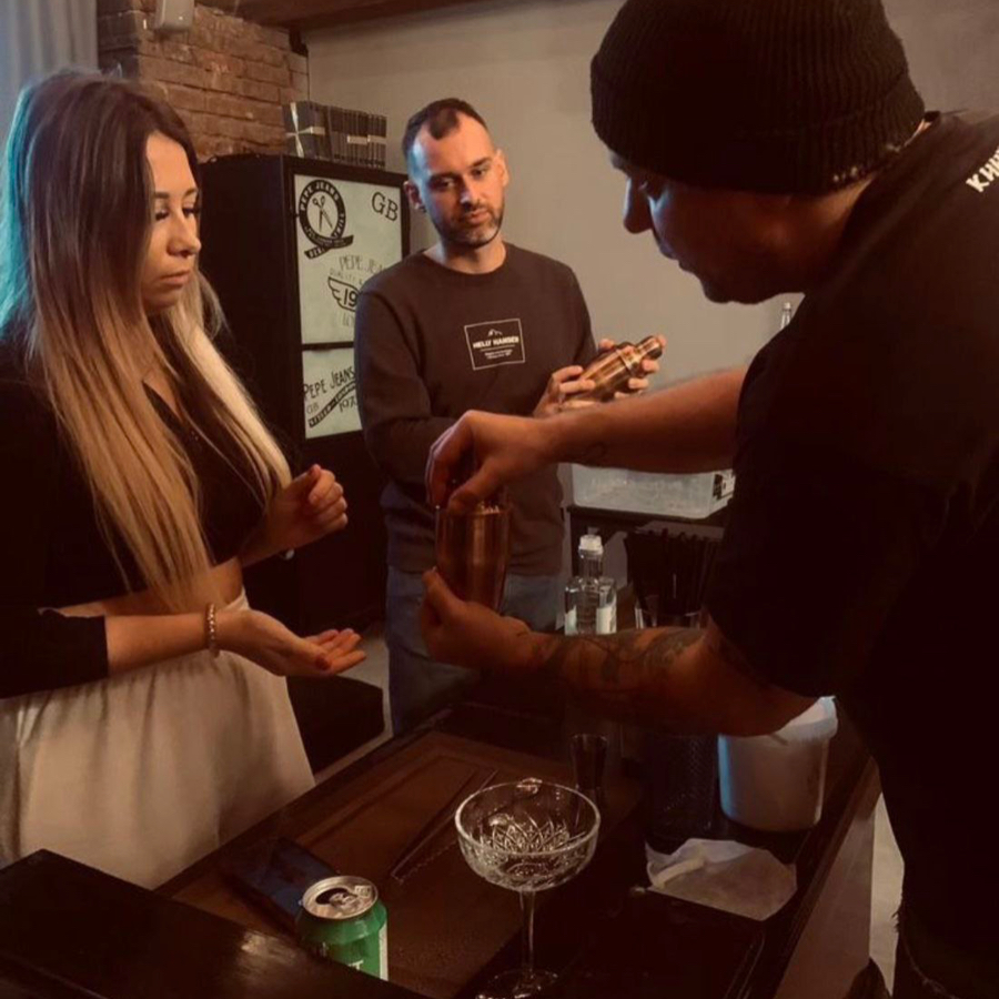 Иммерсивный коктейльный мастер-класс для компании (8 участников)