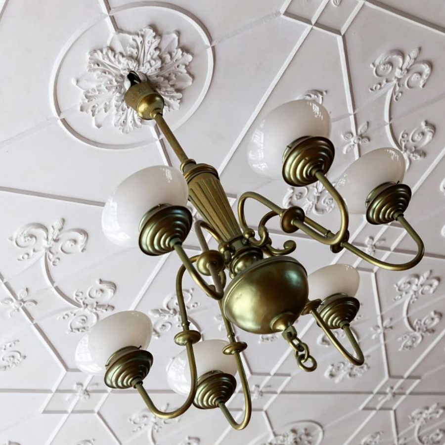 Путешествие по ночной библиотеке для компании