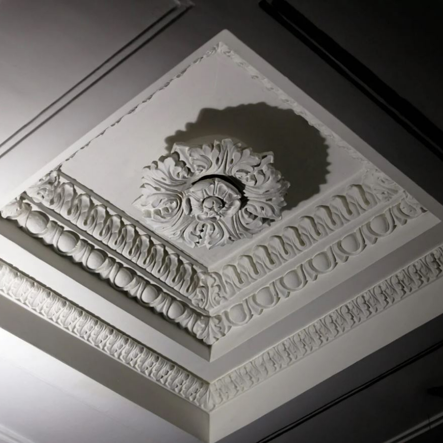 Путешествие по ночной библиотеке для компании