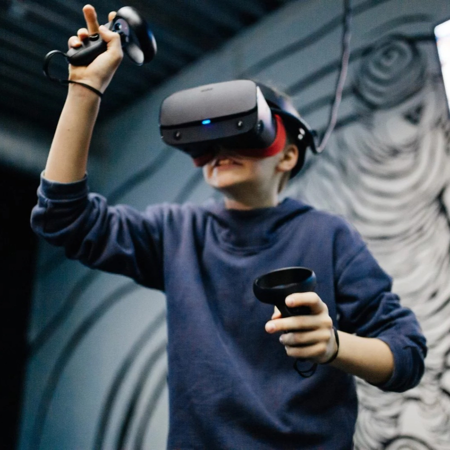 Погружение в виртуальную реальность для семьи