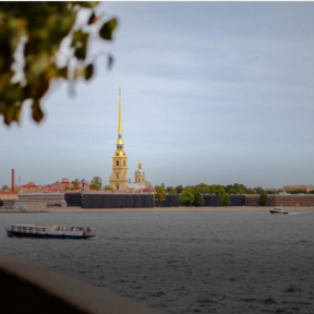 Обзорная экскурсия по Петербургу с Исаакиевским собором. Экскурсия в Эрмитаж для двоих