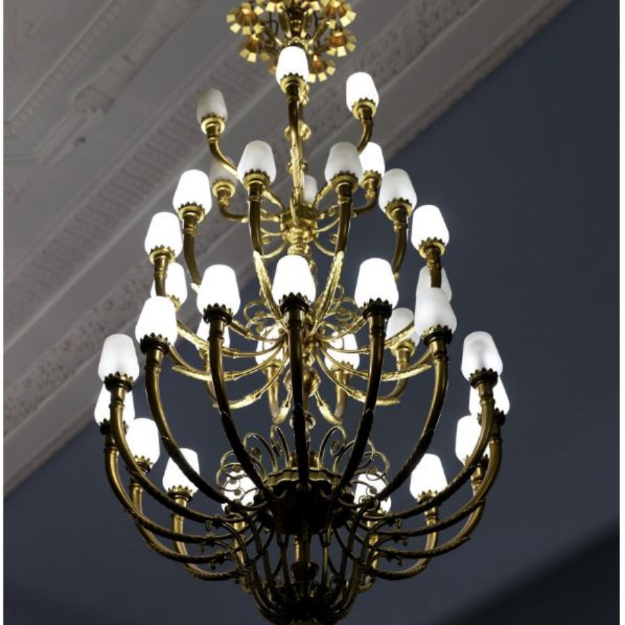 Путешествие по ночной библиотеке для компании