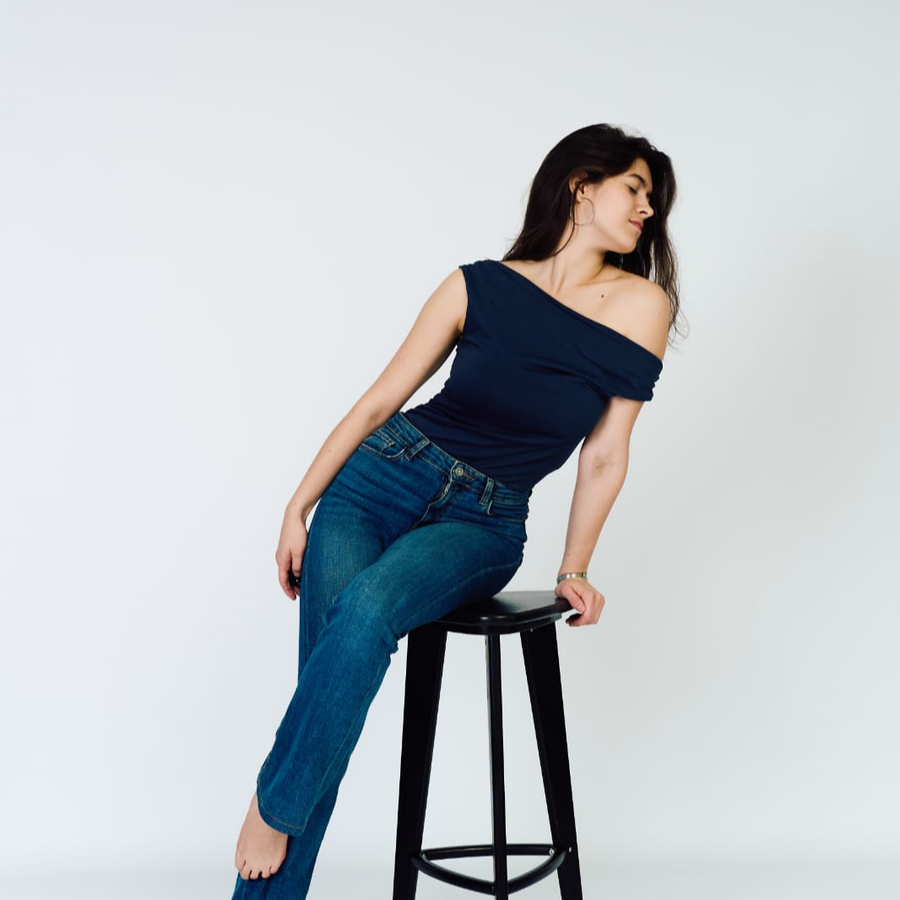 Премиум-фотосессия с пультом и зеркалом в студии автопортрета