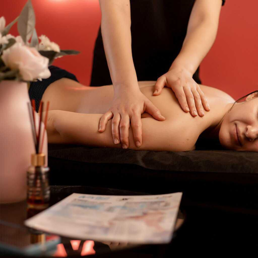 Массаж + обёртывание + массаж лица для девушки