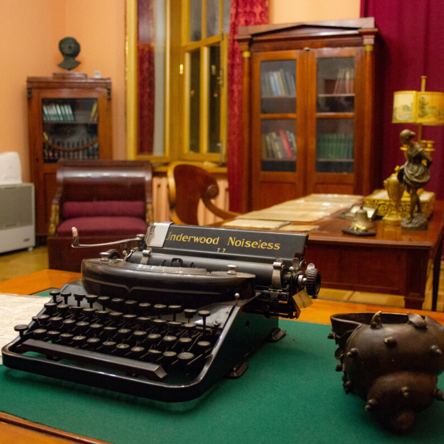 Экскурсия "Музыкальный вечер в особняке А.Н. Толстого на Спиридоновке"