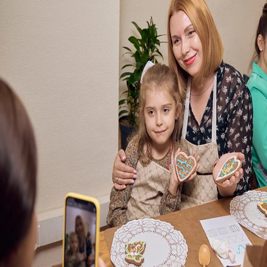 Экскурсия в музее и роспись пряников для семьи