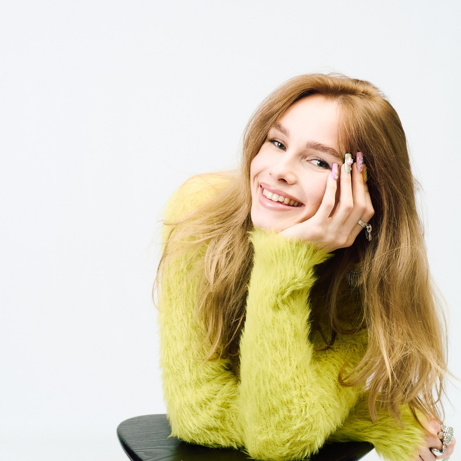 Фотосессия Всё включено! с пультом и зеркалом в студии автопортрета