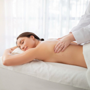 Общий массаж тела в мягких техниках