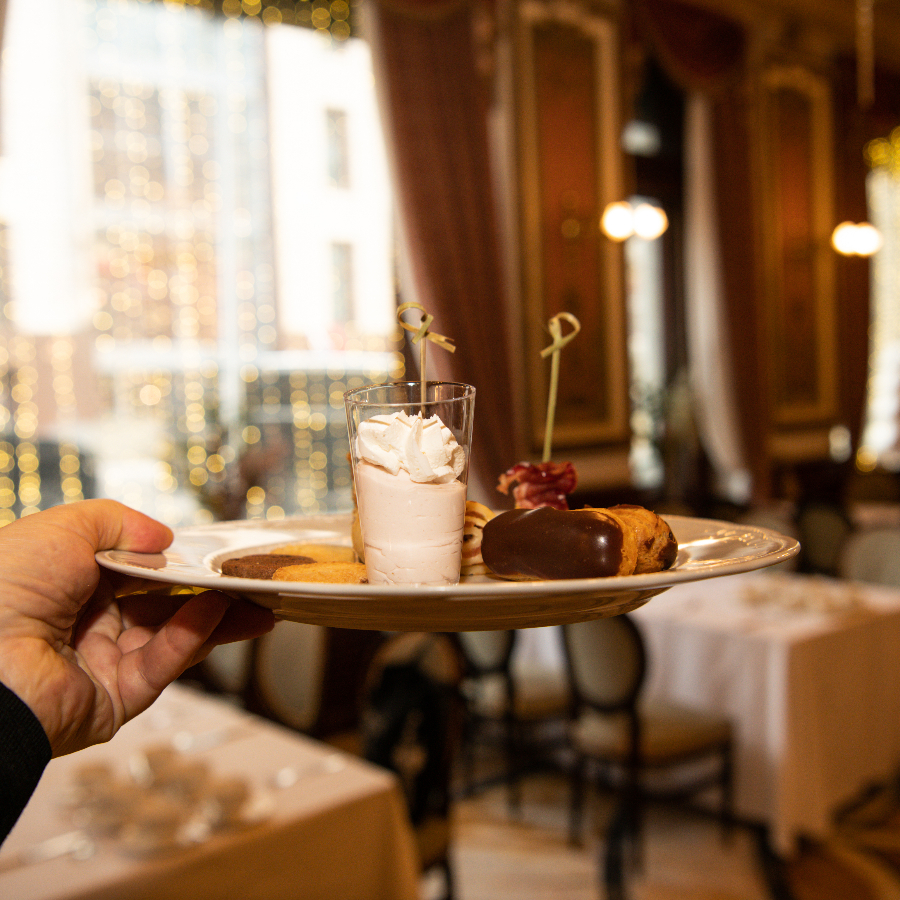 Экскурсия "Шик и блеск московского гостеприимства в отеле Савой" (4 персоны)