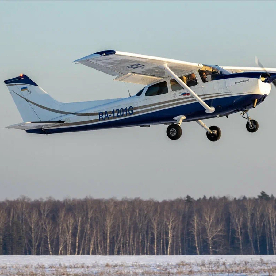Полет на закате на самолете Aquila A210 (40 минут)