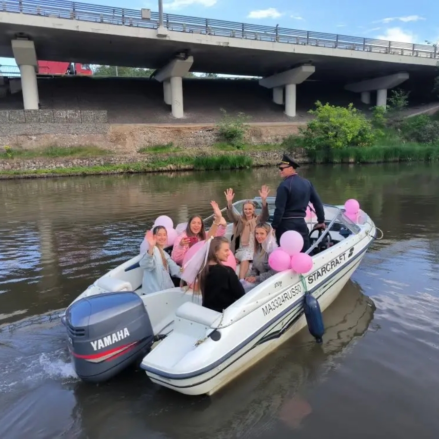 Прогулка на катере с капитаном (30 минут)