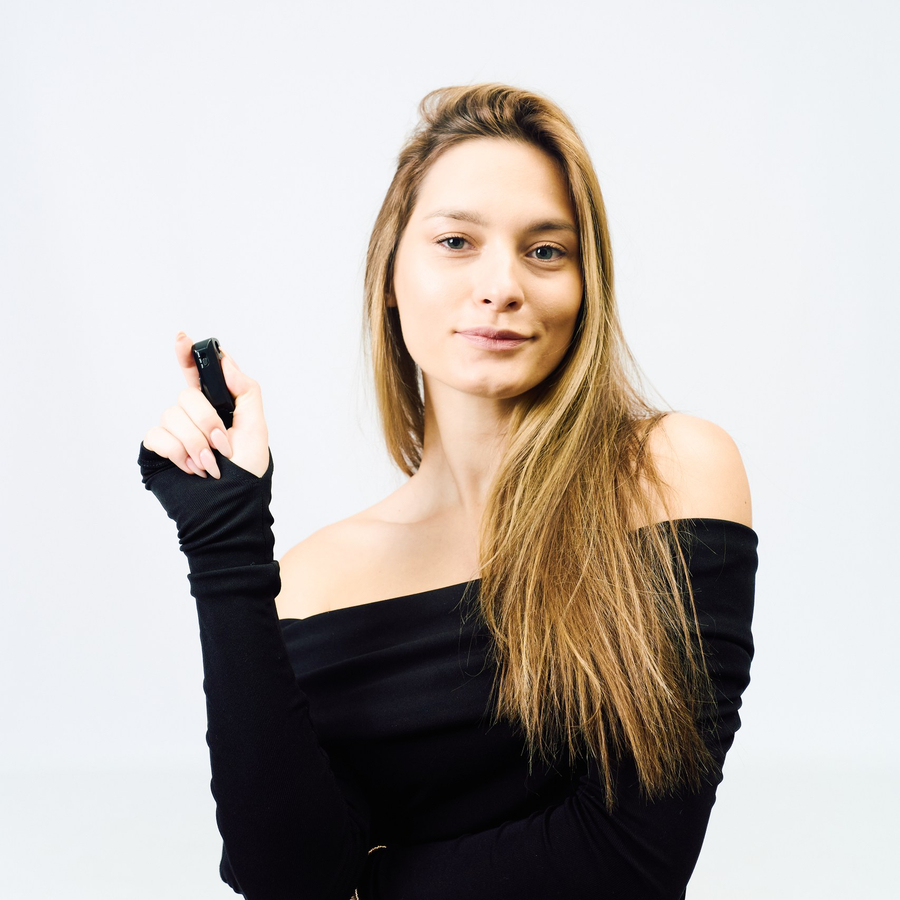 Экспресс-фотосессия с пультом и зеркалом в студии автопортрета