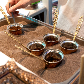 Гастро-историческое путешествие с гидом-кофеманом в сердце столицы (4 персоны)