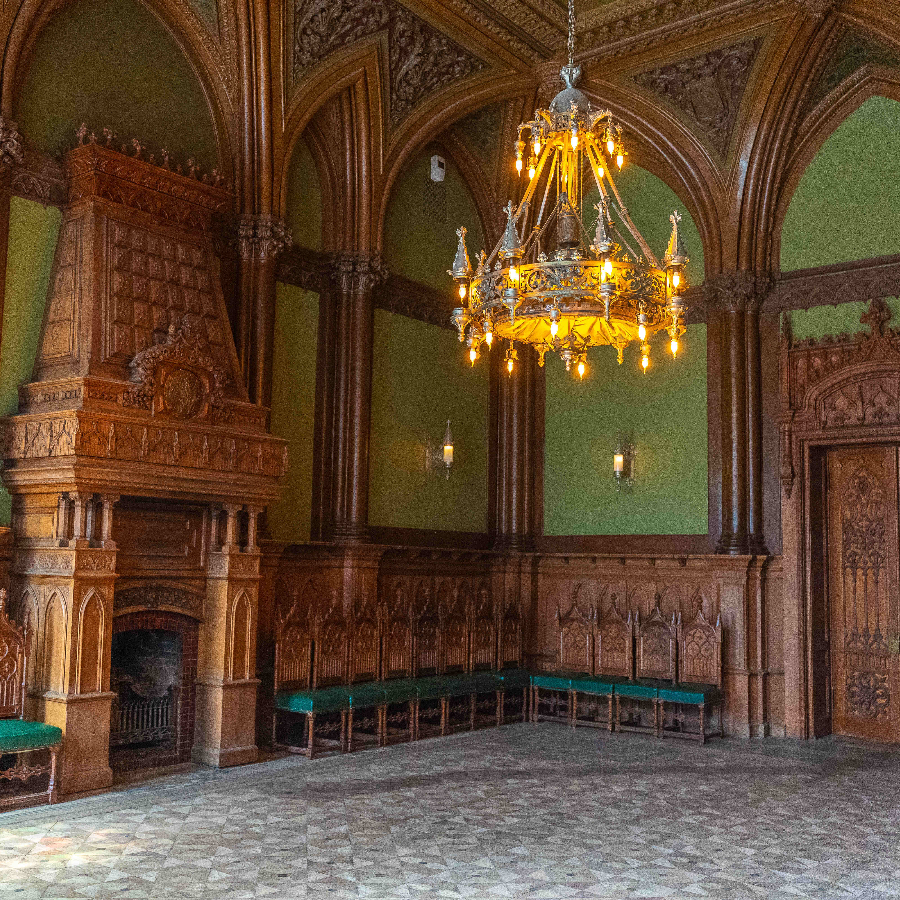 Экскурсия "Бриллиантовые тайники золотого магната" (2 персоны)