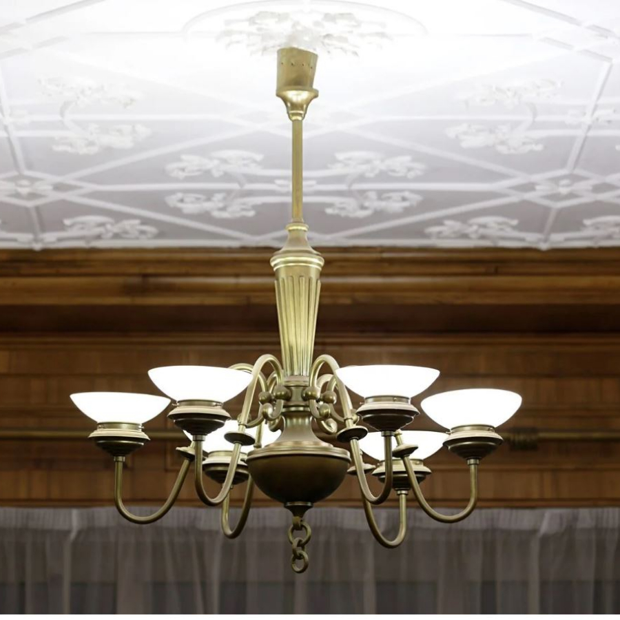 Путешествие по ночной библиотеке для компании