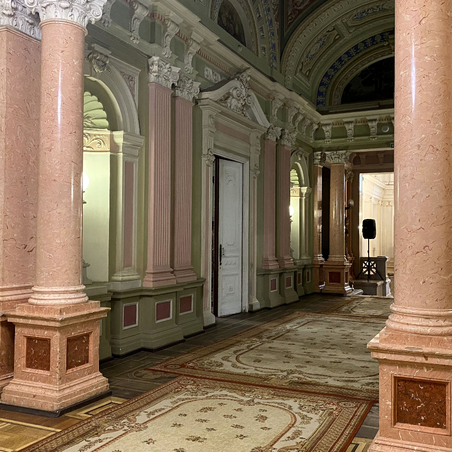 Экскурсия "Бриллиантовые тайники золотого магната" (3 персоны)