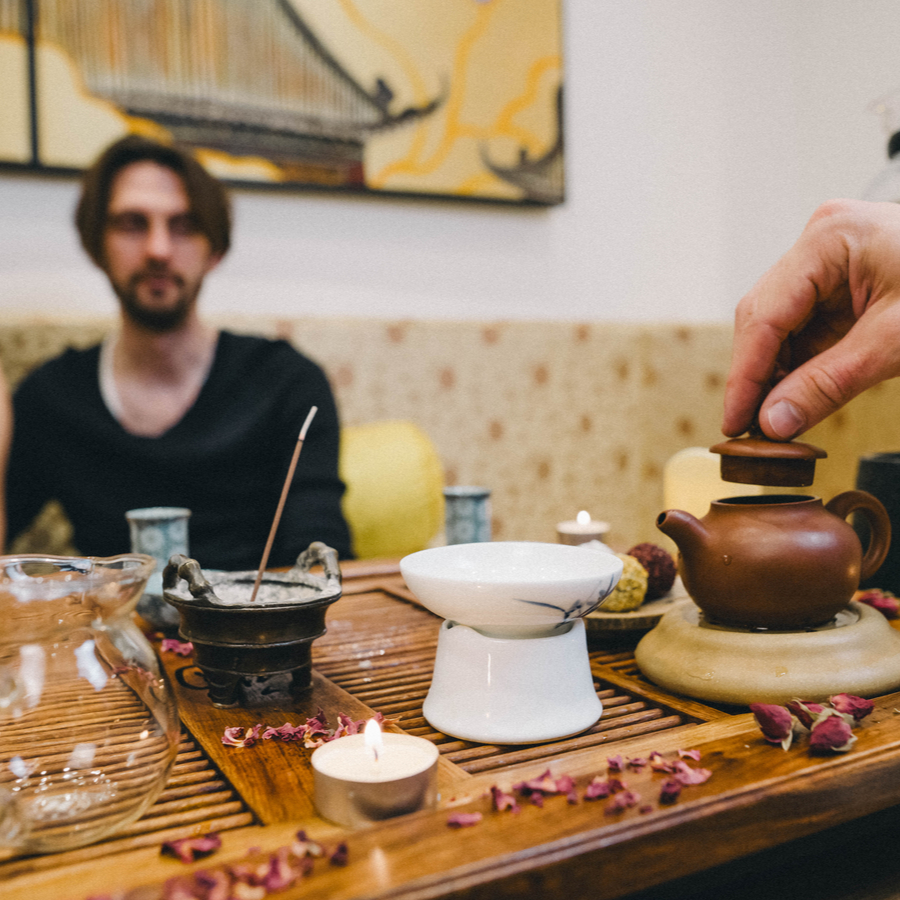 Романтическое свидание в "ЧаЕ"