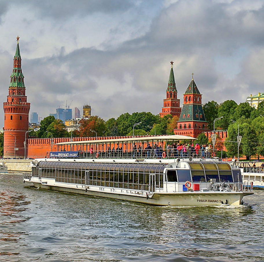 Теплоход River Palace — прогулки по Москве-реке с ужином