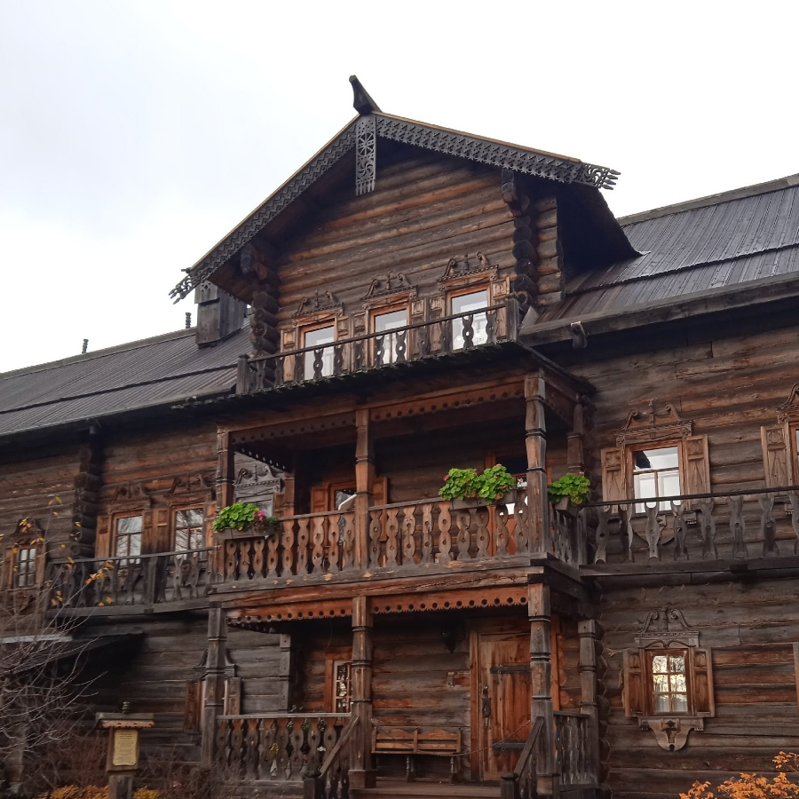 Вдоль Невы до Богословки: экскурсия в парк деревянного зодчества