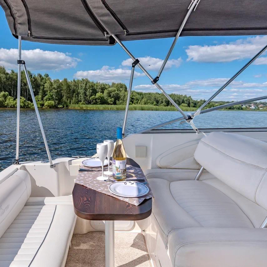 Яхта с музыкантом для влюбленных (2 часа)