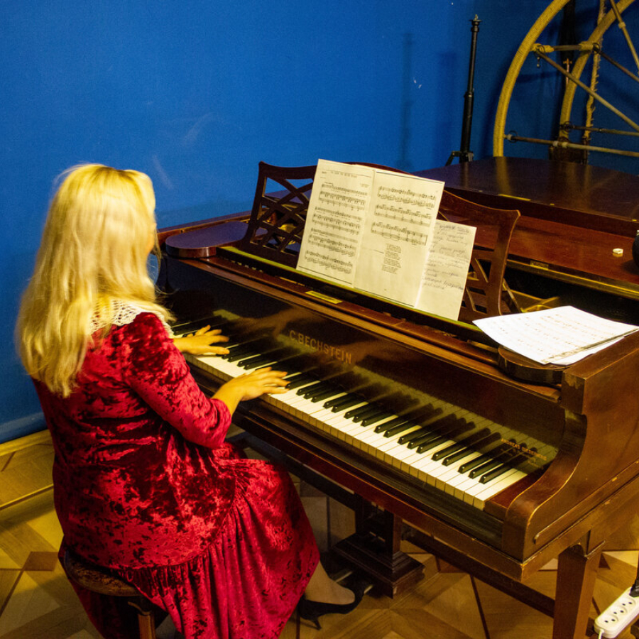 Экскурсия "Музыкальный вечер в особняке А.Н. Толстого на Спиридоновке"