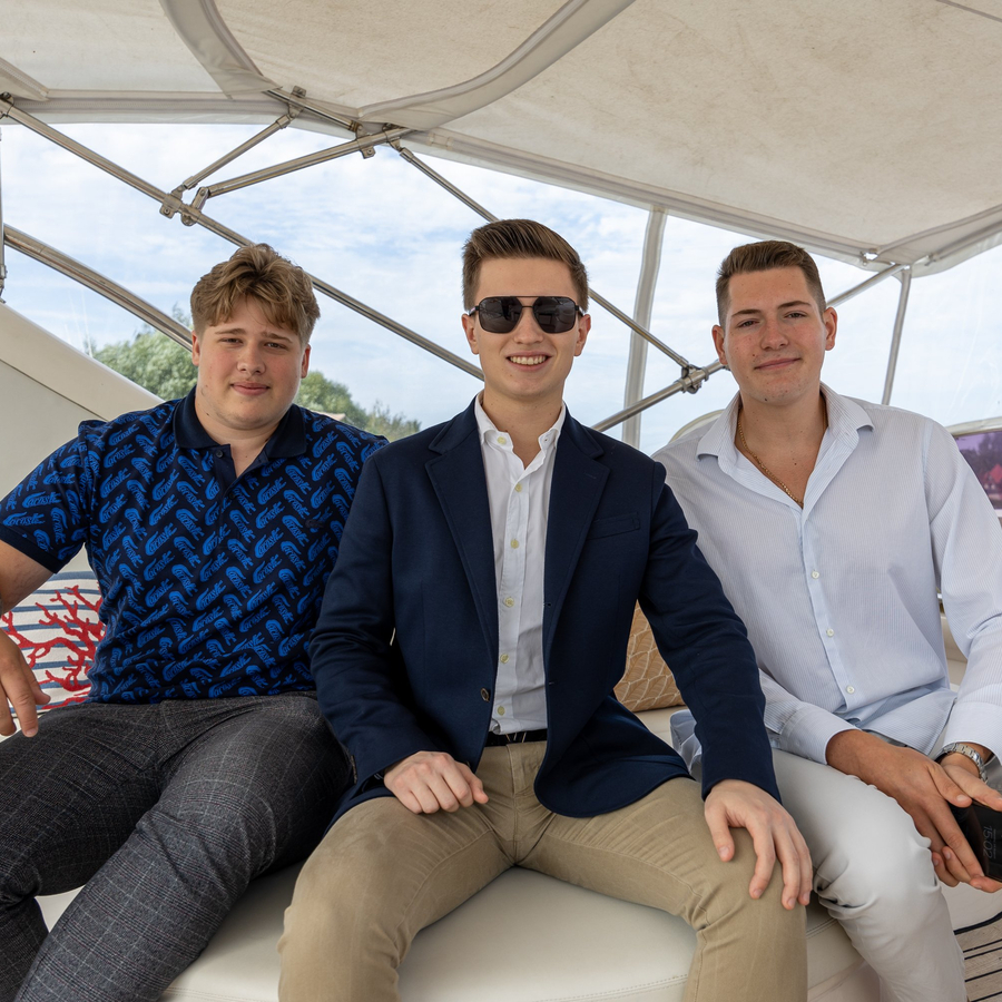 Мальчишник на яхте (2 часа)